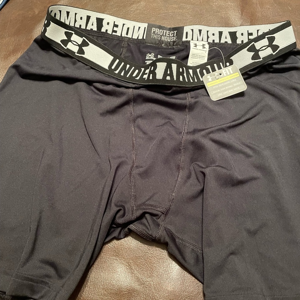 NWT Under Armour Black Boxer Briefs with Gray Waistband